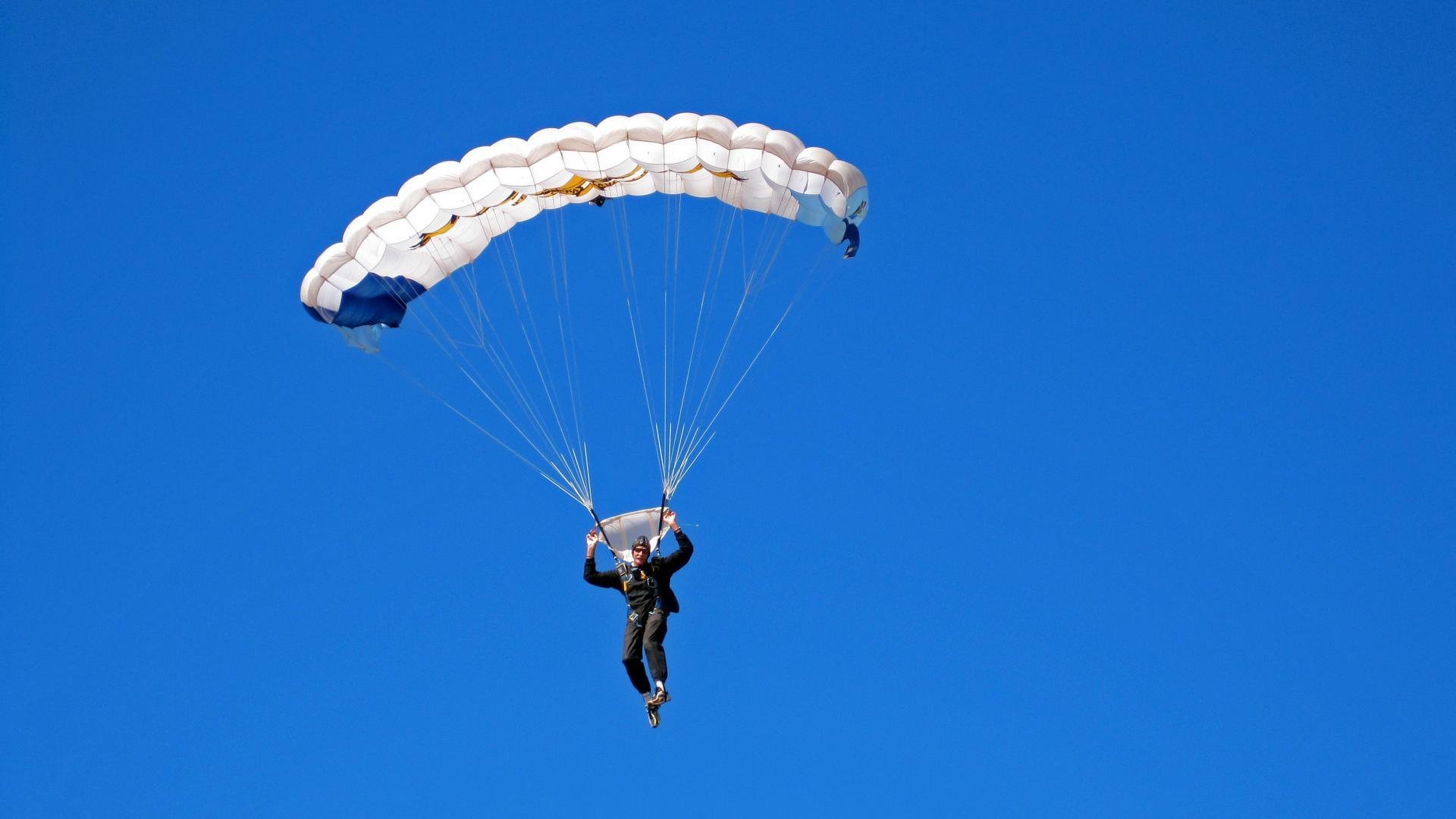 特色青训“创新+产业链+智能”模式在行业内不断探索，行业发展潜力巨大